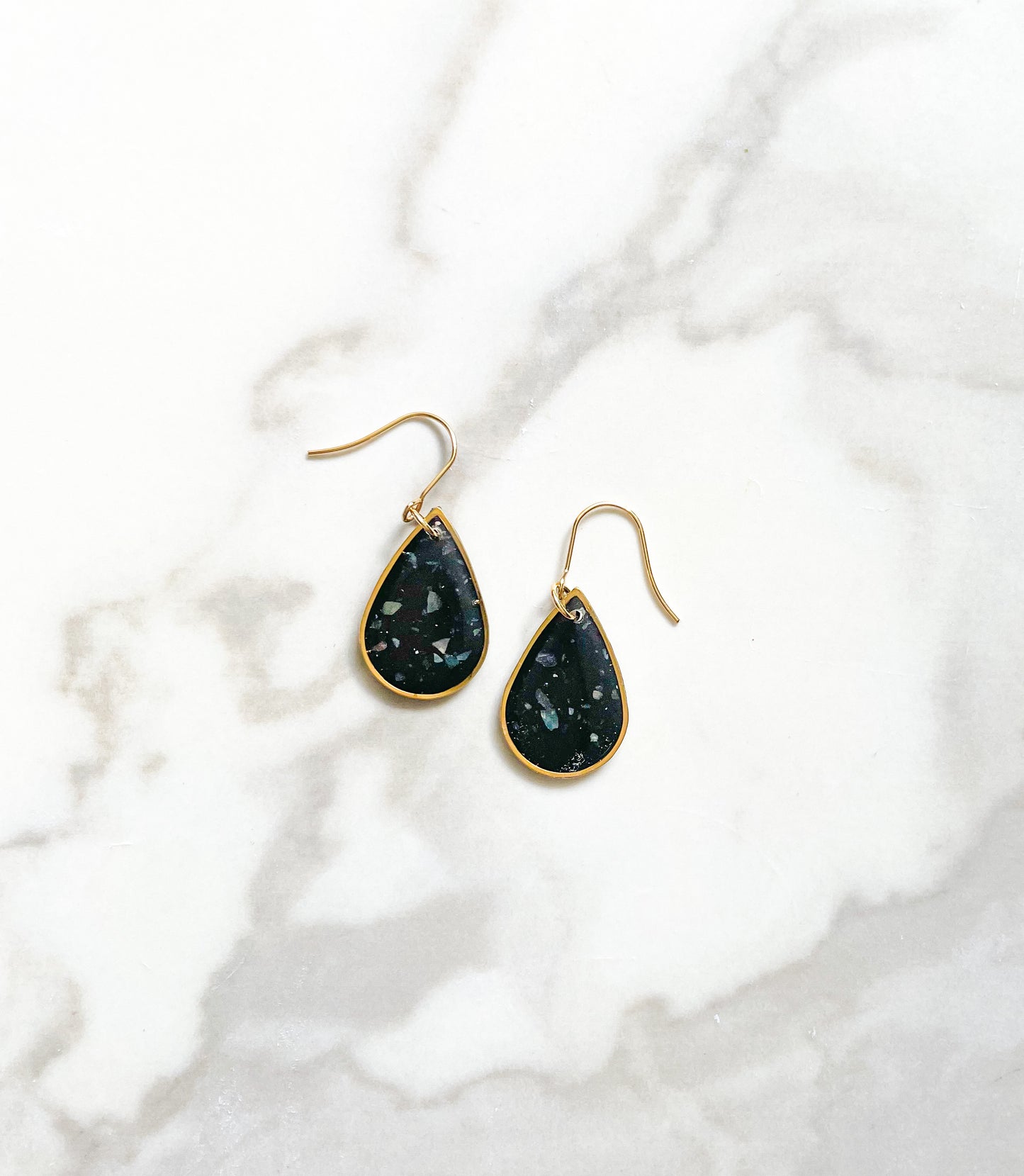 Black Teardrop Shell Dangles